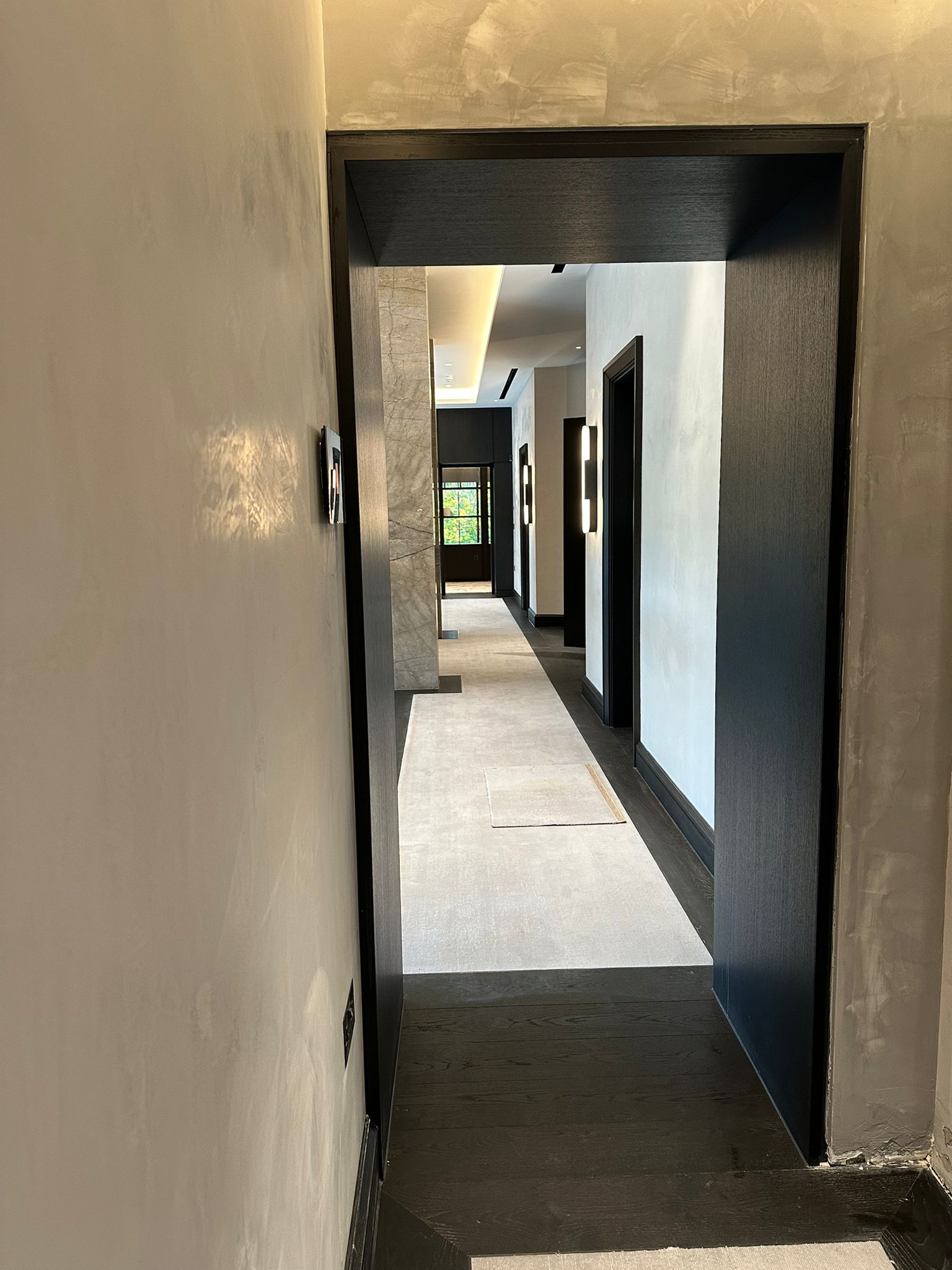 Full-Room Venetian Schemes